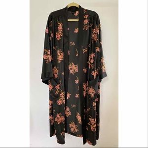 Floral Kimono with pockets!